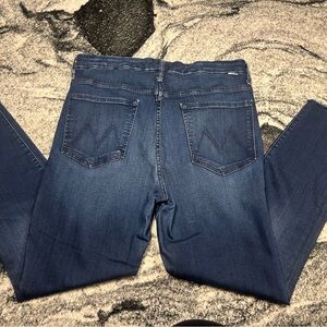 MOTHER high school waisted looker ankle fray Dark Blue Jeans -34